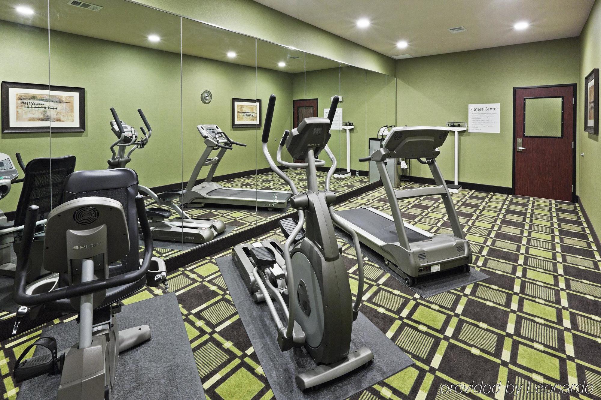 Holiday Inn Express & Suites Brady By Ihg Facilități foto