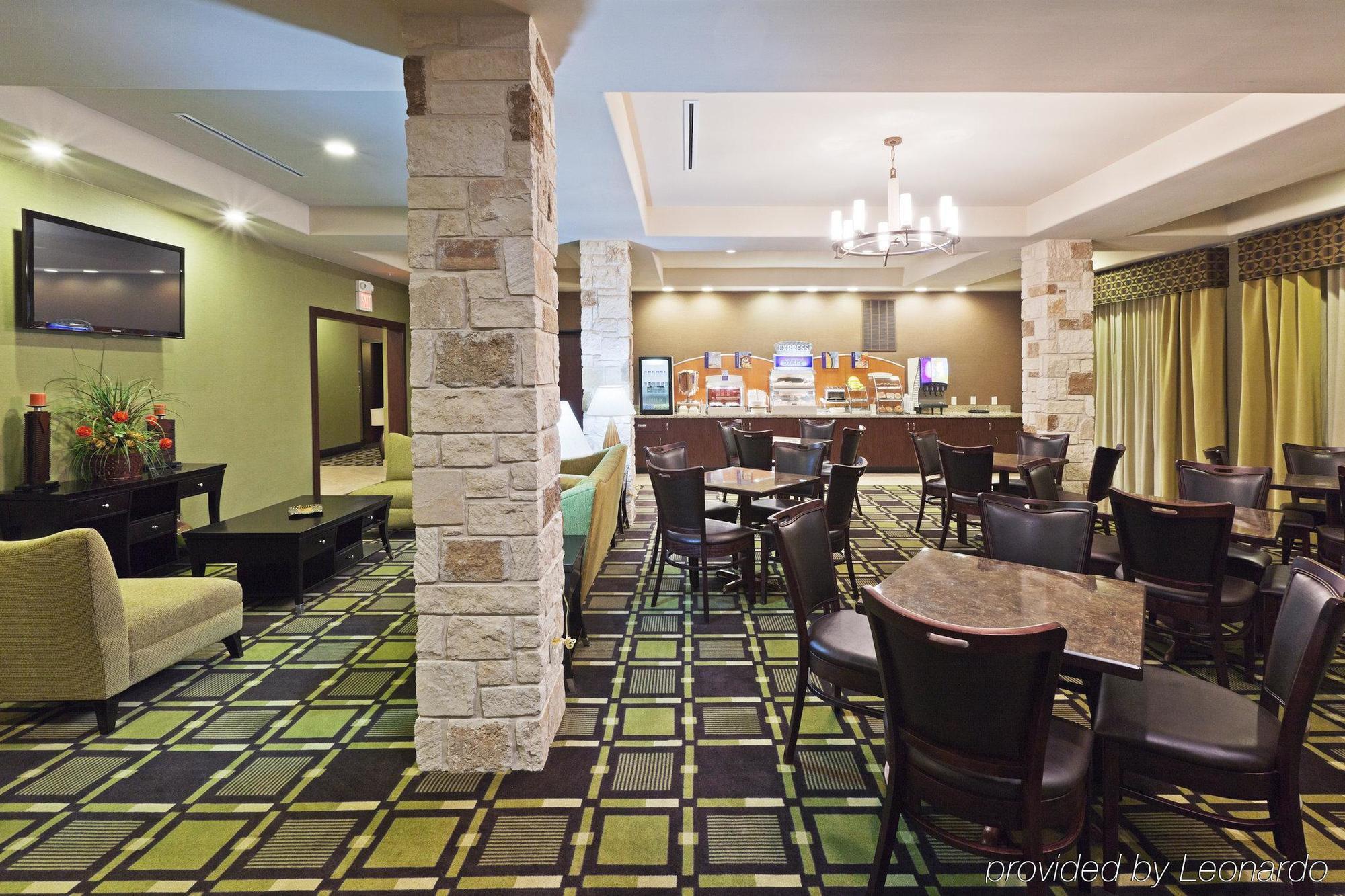 Holiday Inn Express & Suites Brady By Ihg Restaurant foto