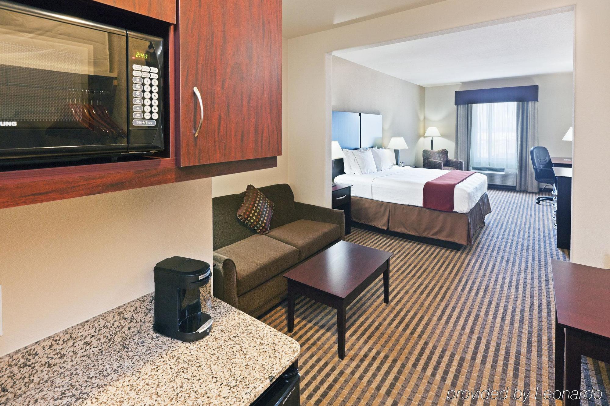 Holiday Inn Express & Suites Brady By Ihg Cameră foto
