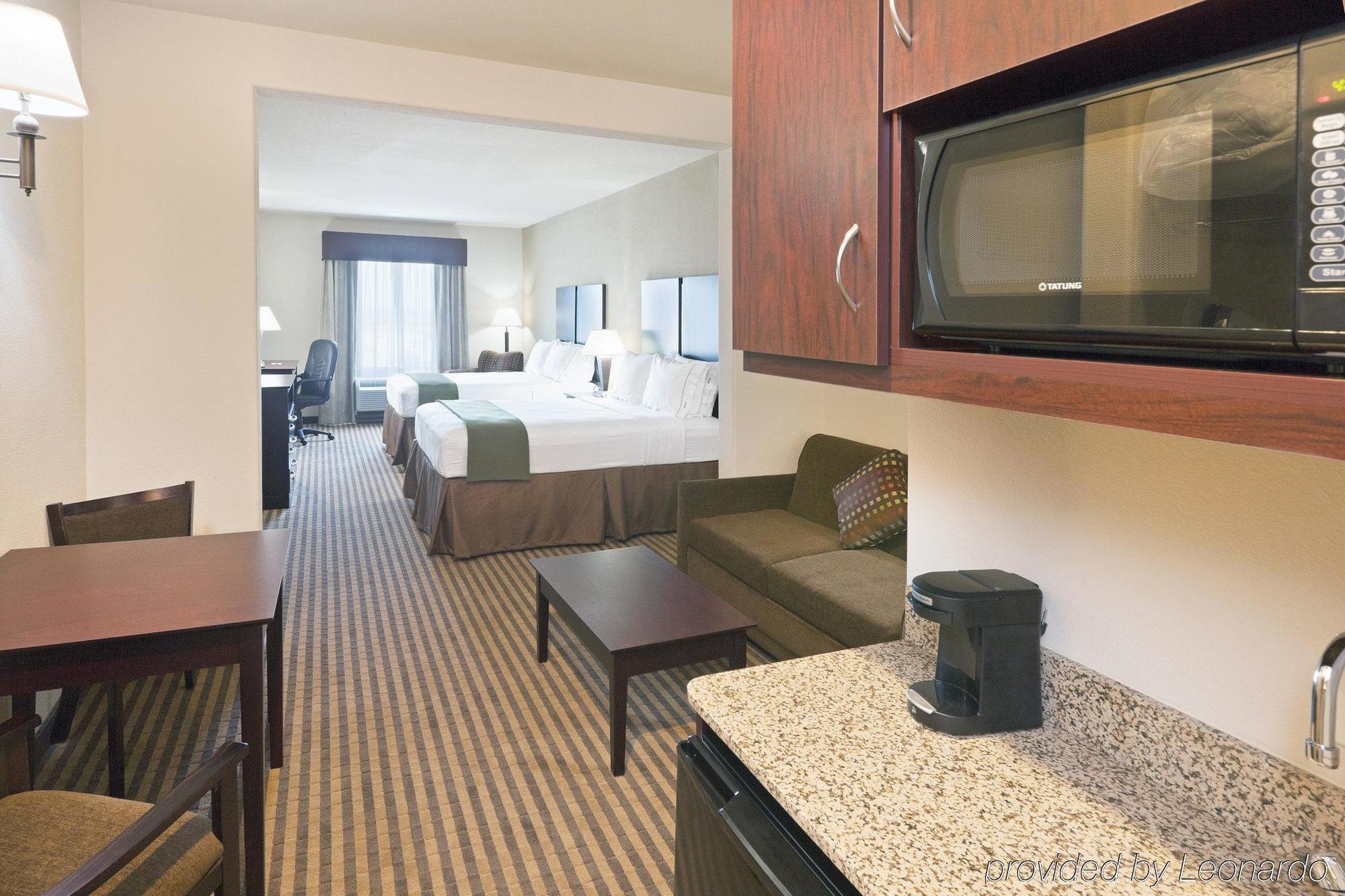 Holiday Inn Express & Suites Brady By Ihg Cameră foto